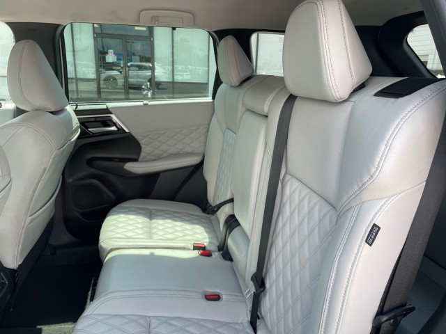 Vehicle image 15 of 28