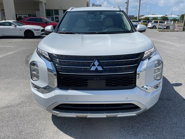 Vehicle image 8 of 28