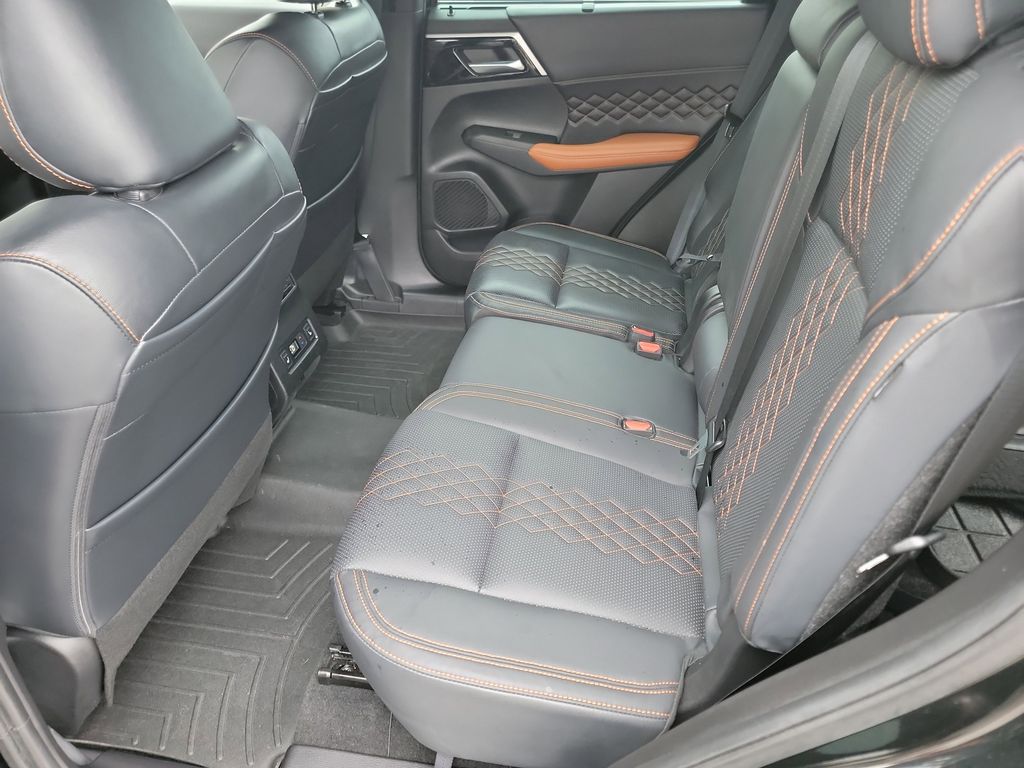 Vehicle image 9 of 34