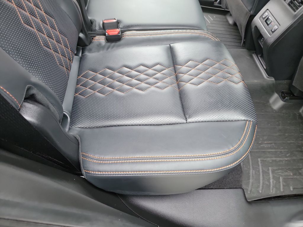 Vehicle image 29 of 34