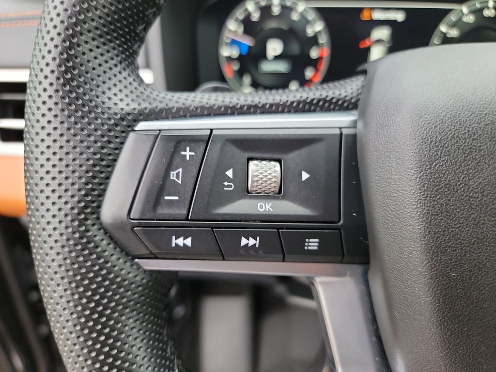 Vehicle image 26 of 34