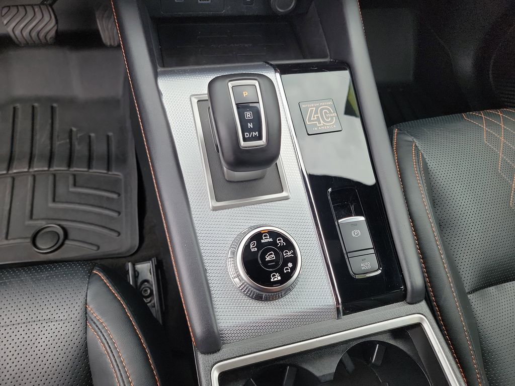 Vehicle image 19 of 34