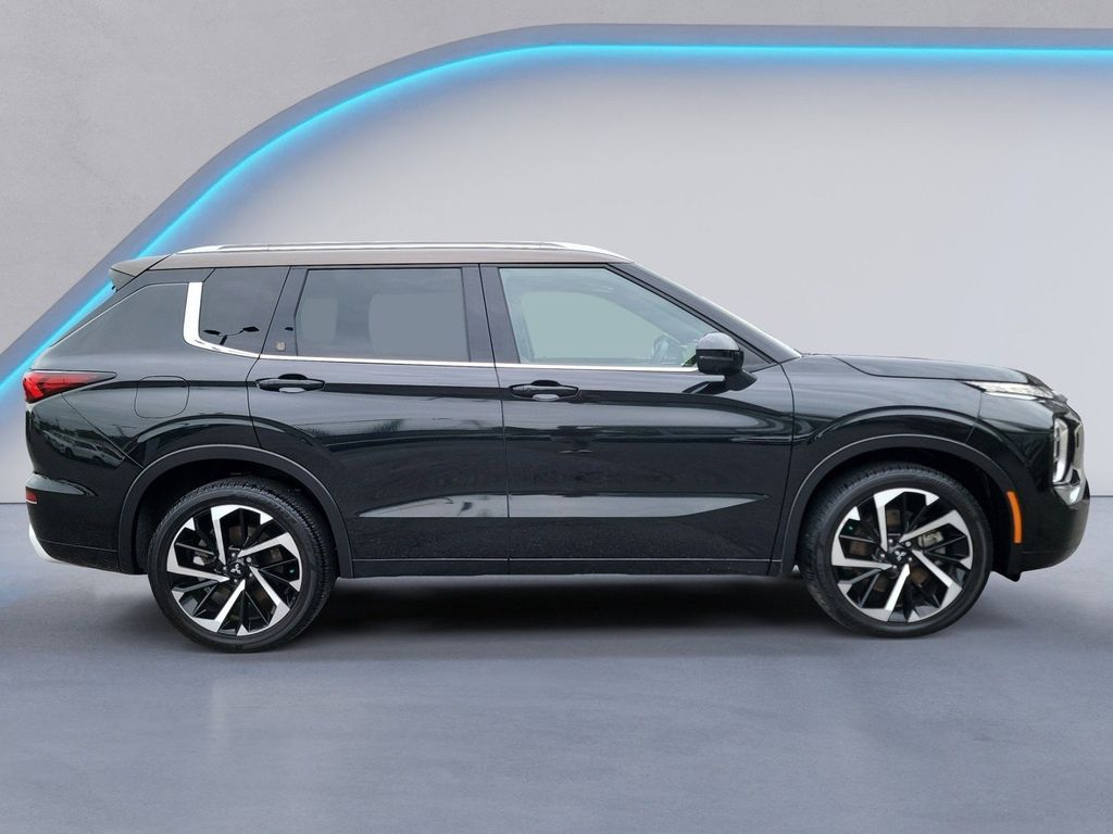 Vehicle image 4 of 34
