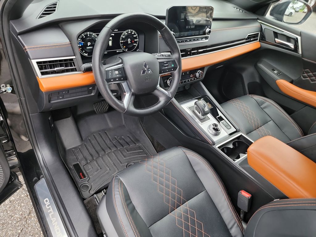 Vehicle image 13 of 34