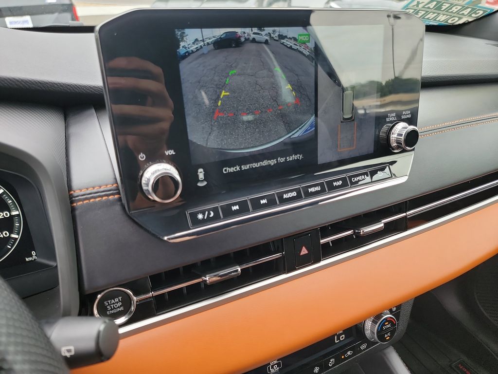 Vehicle image 18 of 34