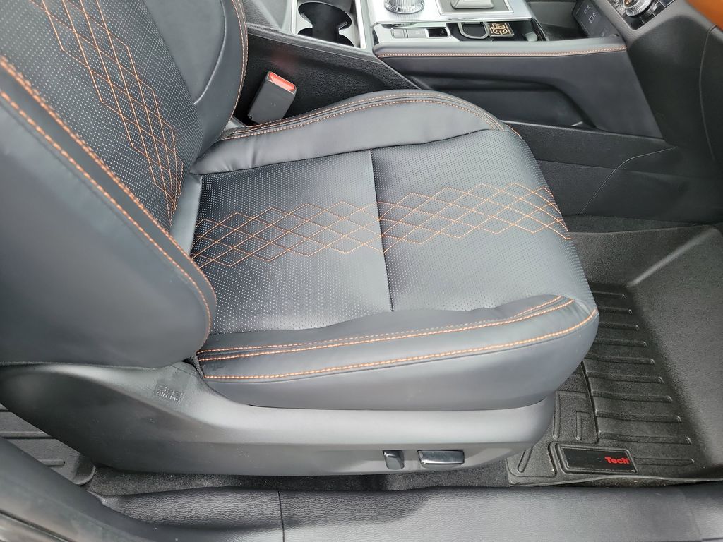 Vehicle image 11 of 34