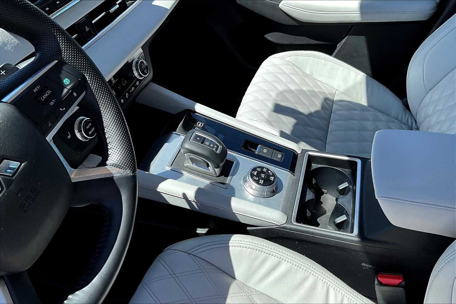 Vehicle image 17 of 30