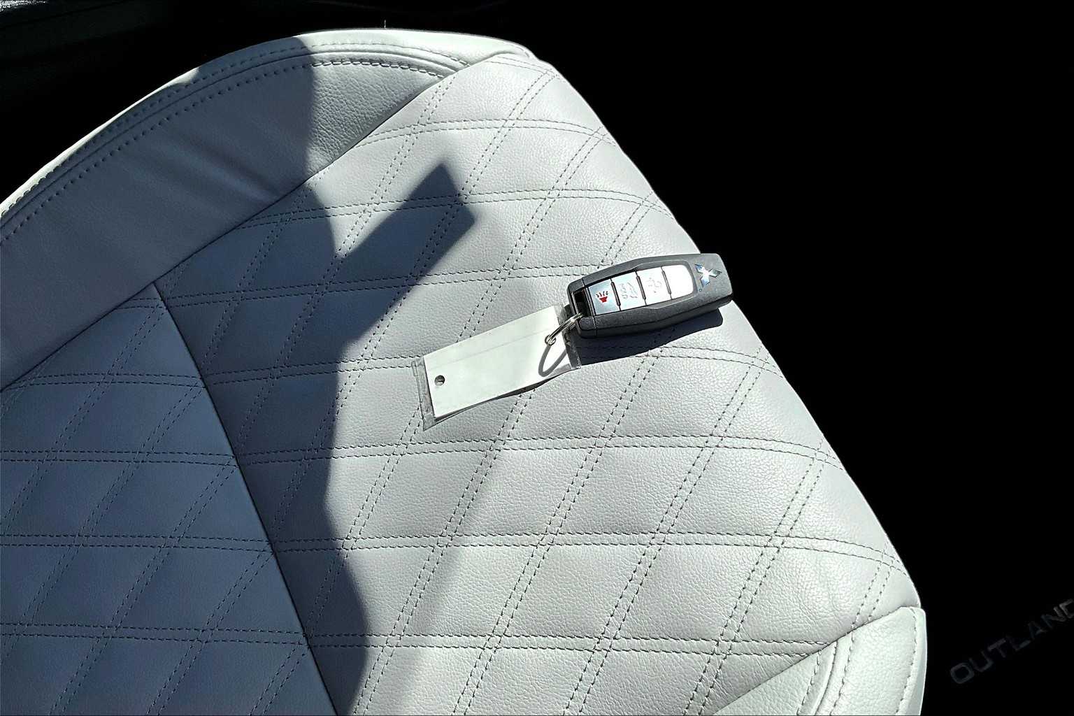 Vehicle image 19 of 30