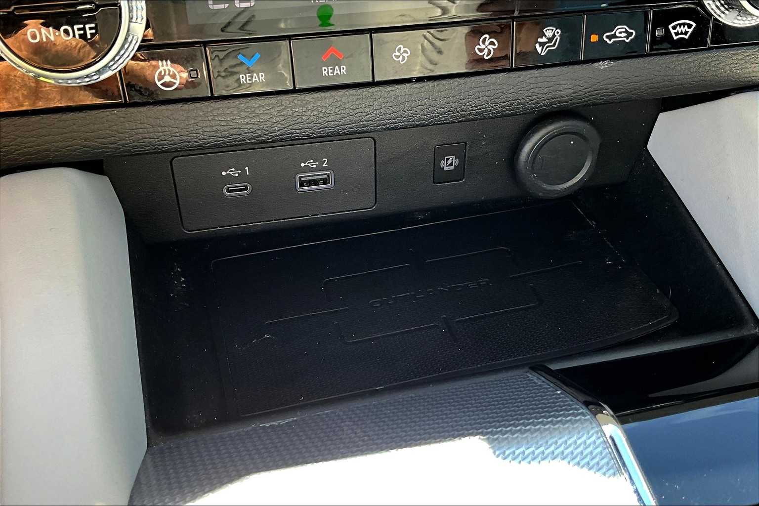 Vehicle image 24 of 30