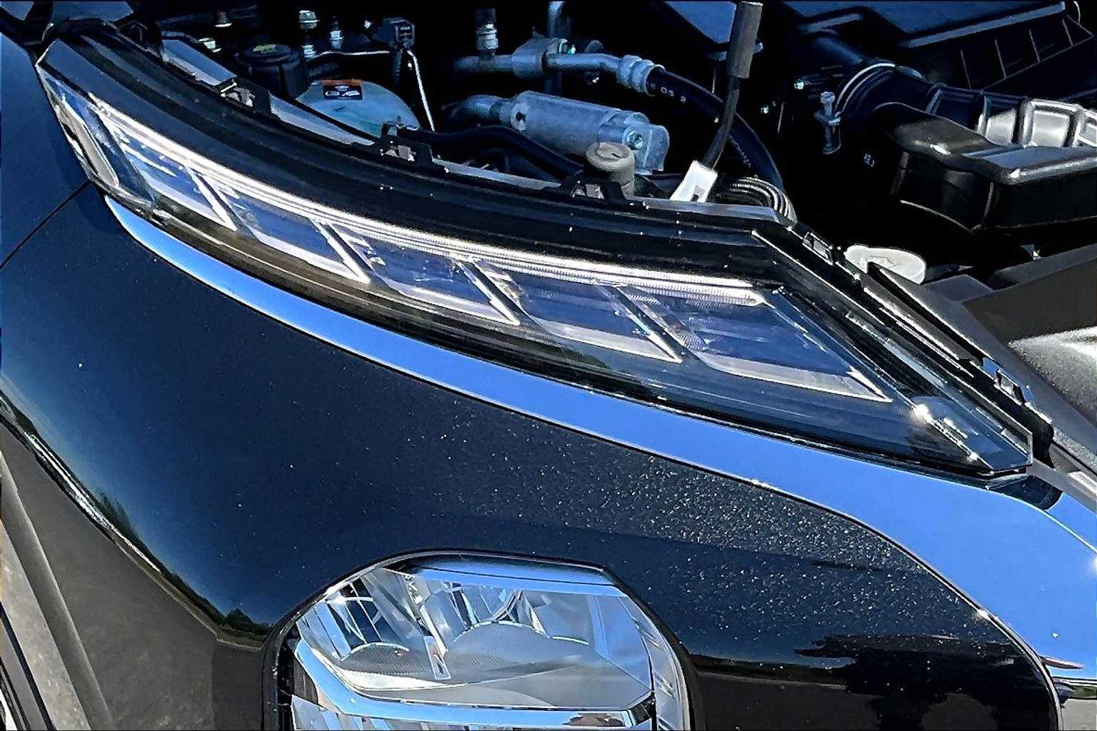 Vehicle image 28 of 30