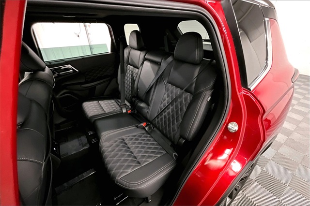 Vehicle image 14 of 39