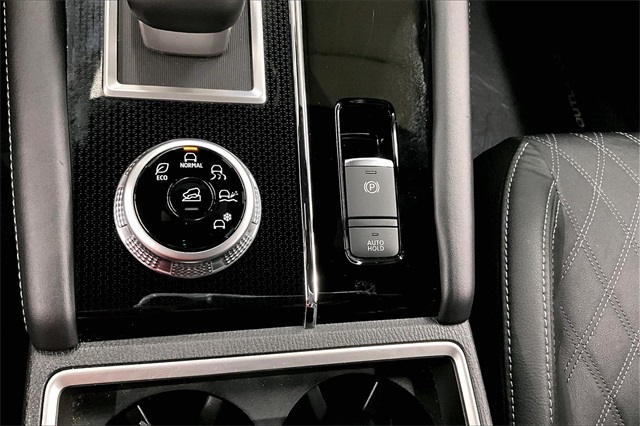 Vehicle image 25 of 39
