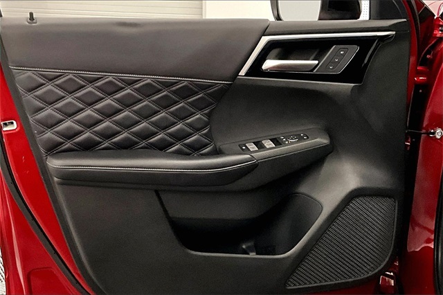 Vehicle image 27 of 39