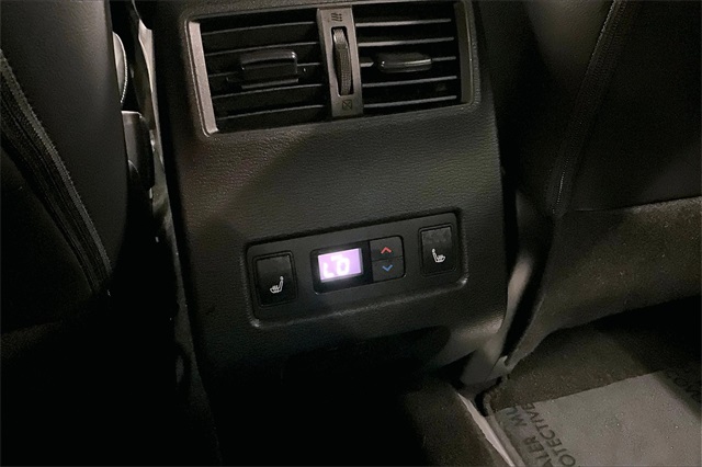 Vehicle image 28 of 39