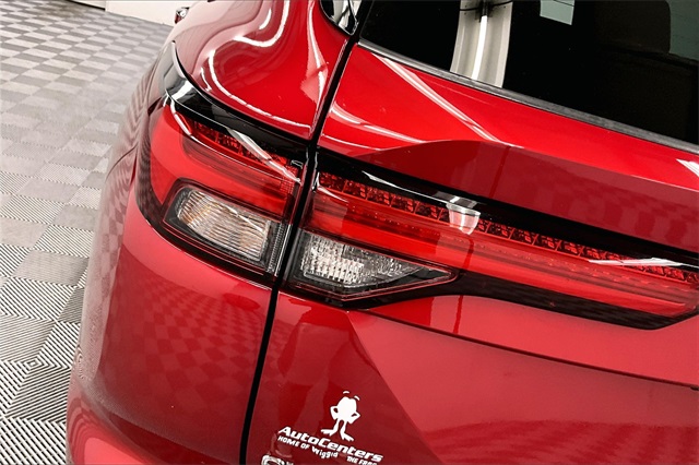 Vehicle image 32 of 39