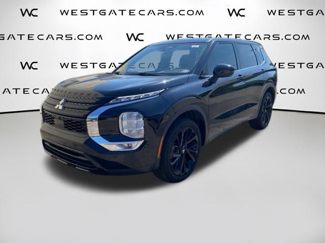 2023 Mitsubishi Outlander SE Black Edition Image 1 of 31