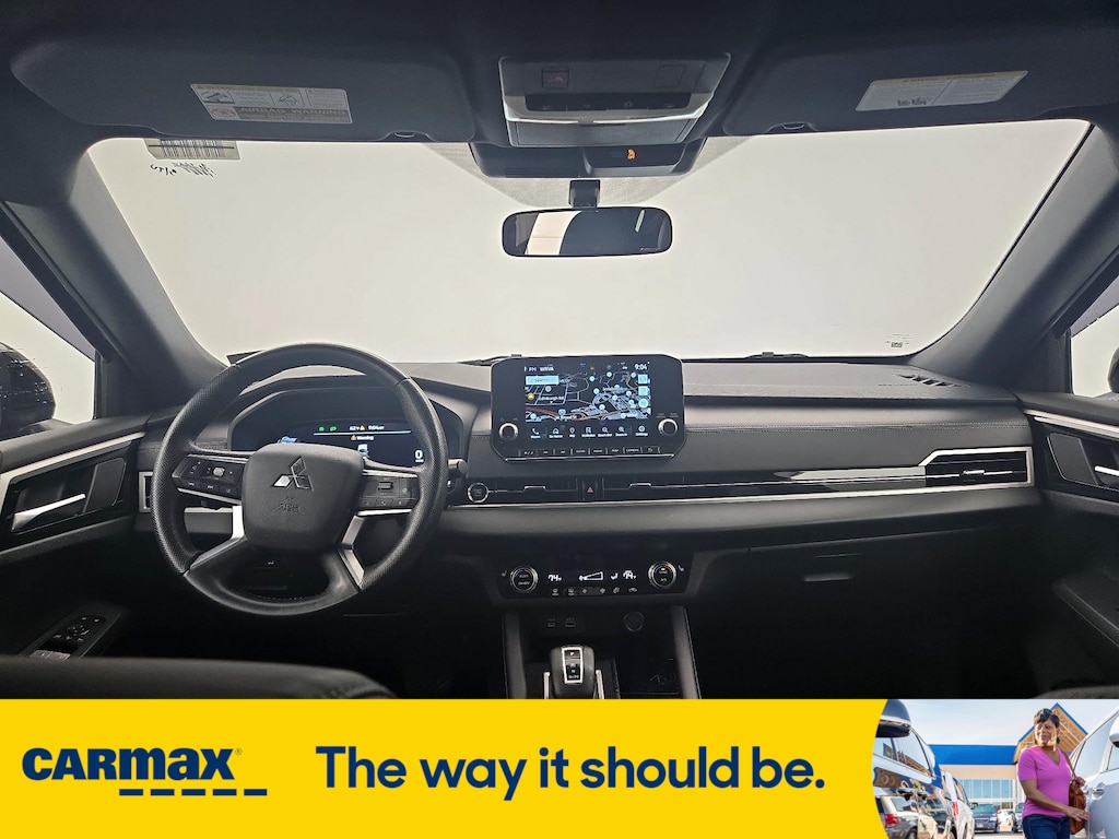 Vehicle image 11 of 28