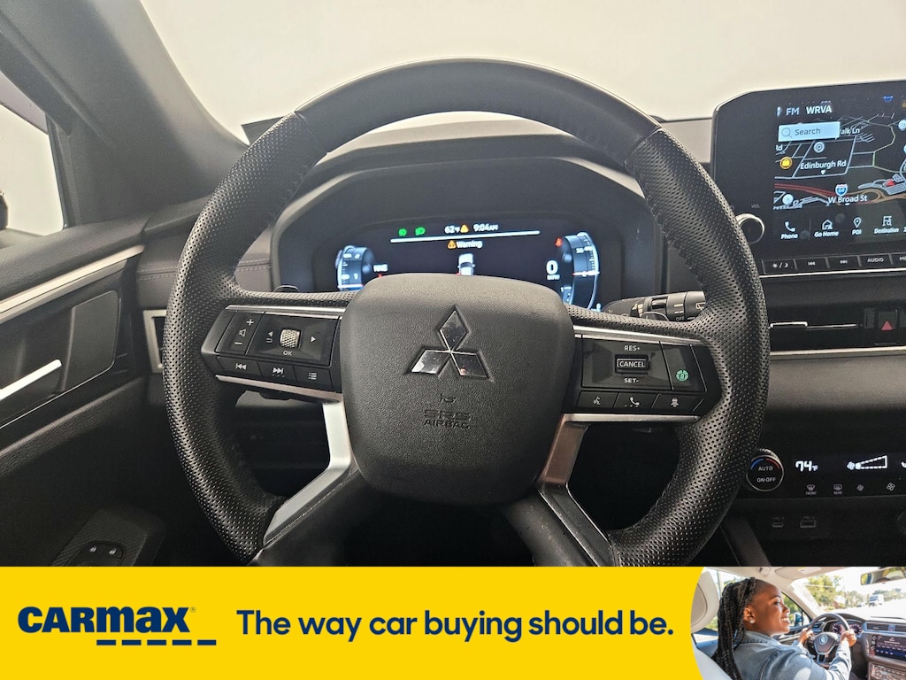 Vehicle image 13 of 28