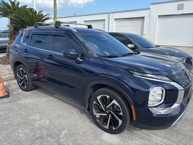 Vehicle image 3 of 3