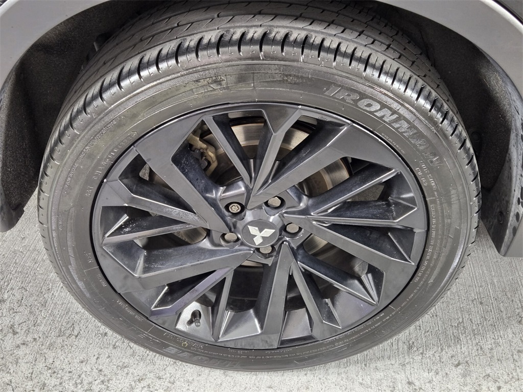 Vehicle image 10 of 31