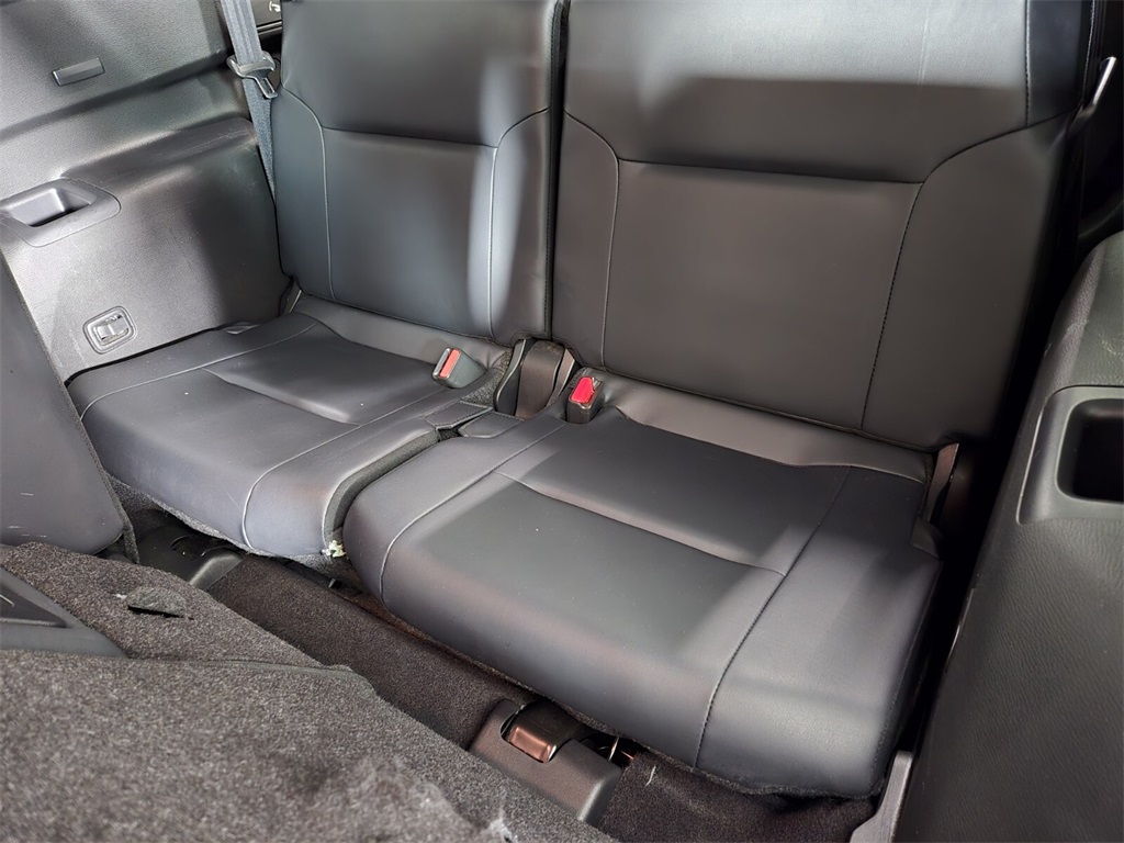Vehicle image 15 of 31