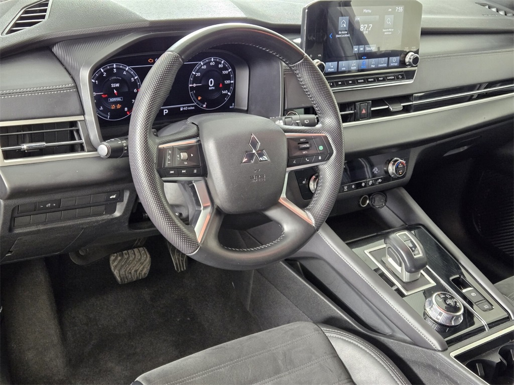 Vehicle image 16 of 31