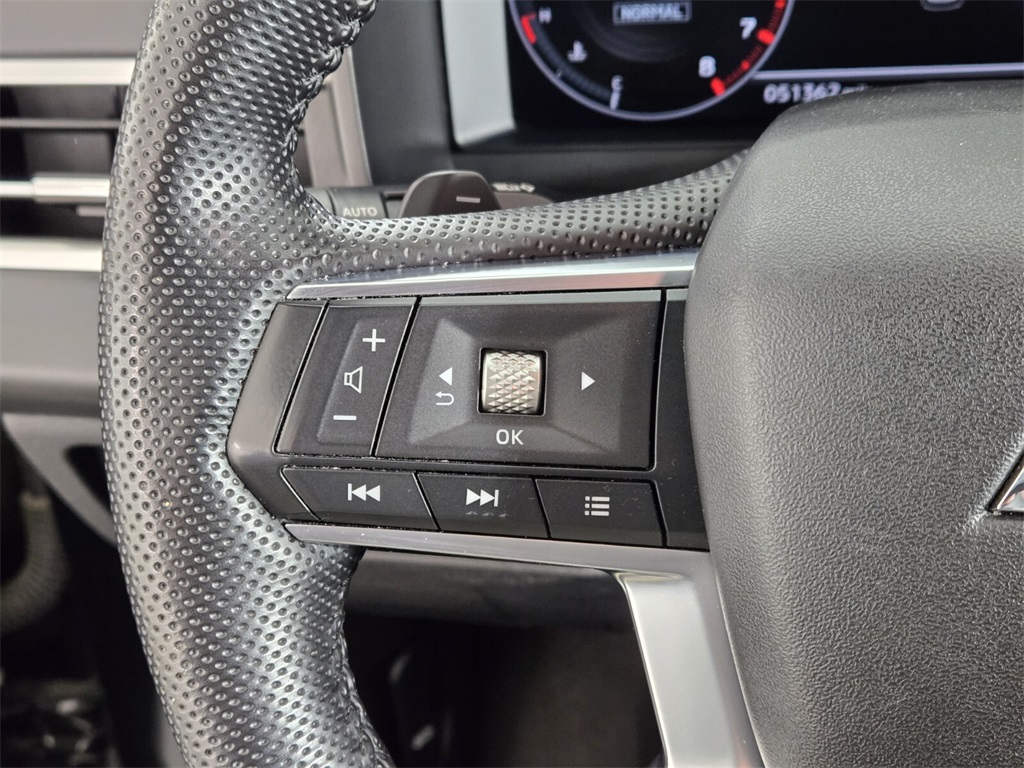 Vehicle image 25 of 31