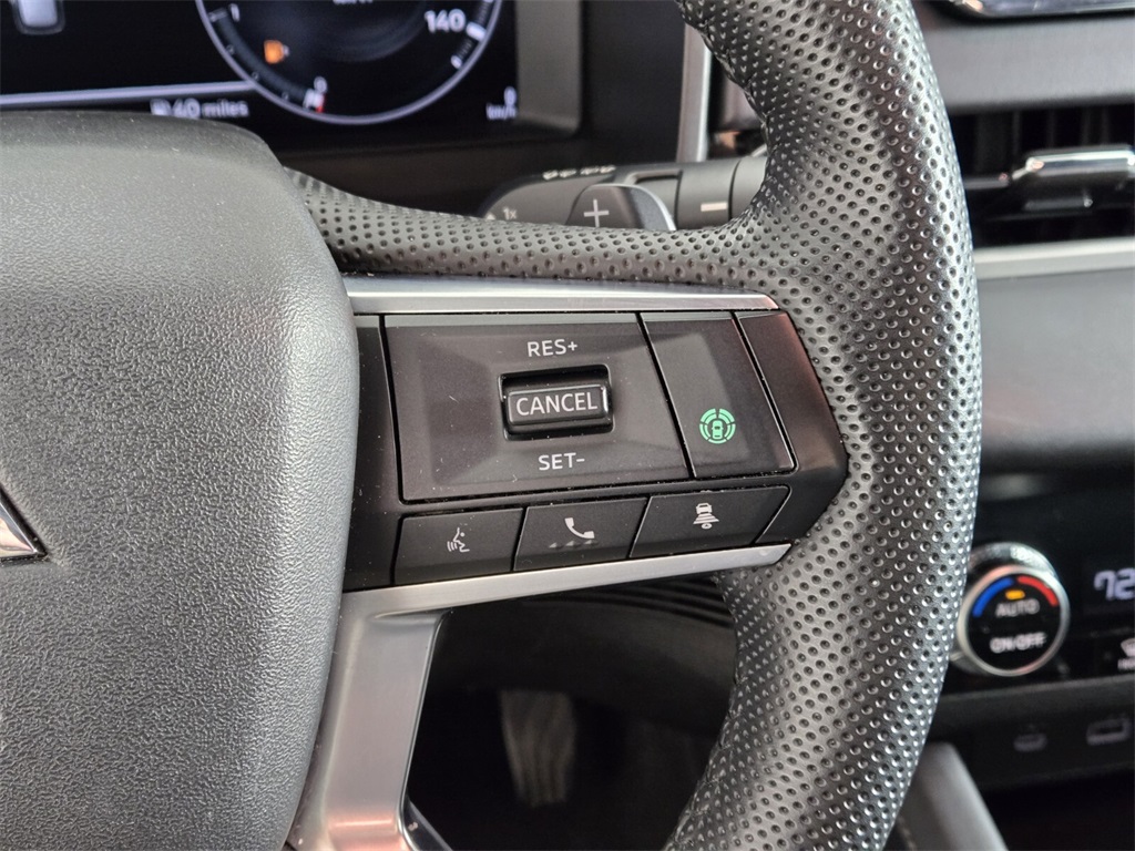 Vehicle image 26 of 31