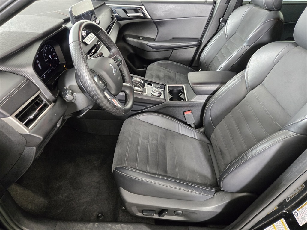 Vehicle image 13 of 31