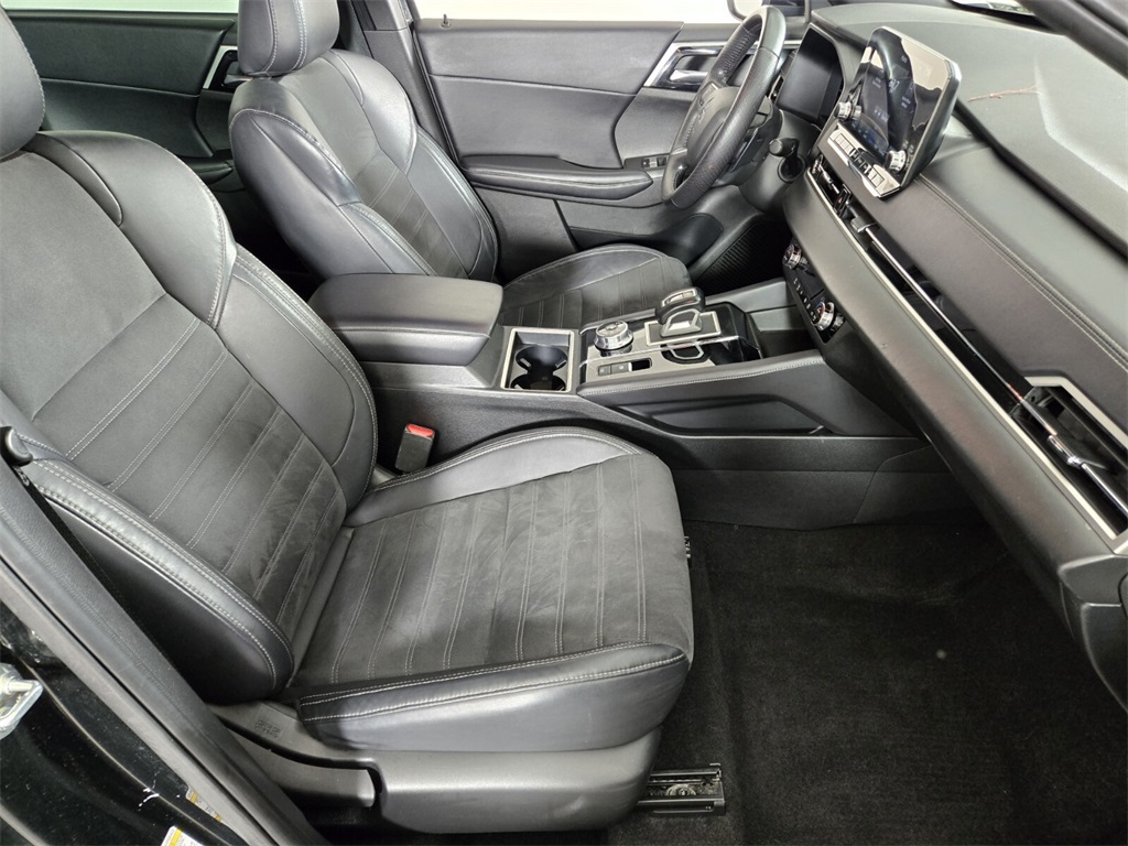 Vehicle image 19 of 31