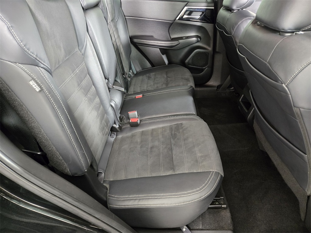 Vehicle image 18 of 31