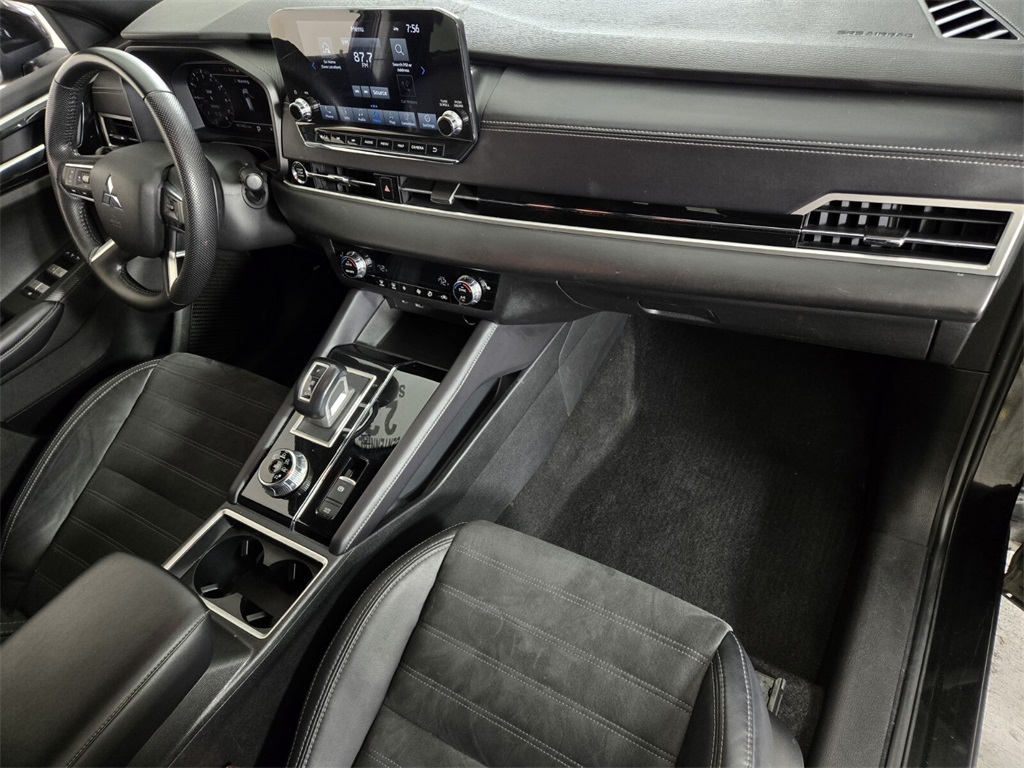 Vehicle image 20 of 31