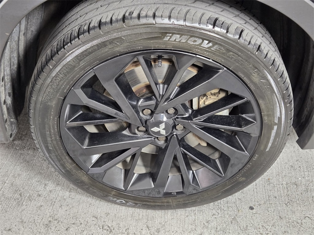 Vehicle image 9 of 31