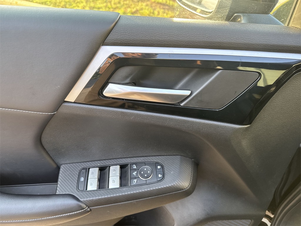 Vehicle image 15 of 36