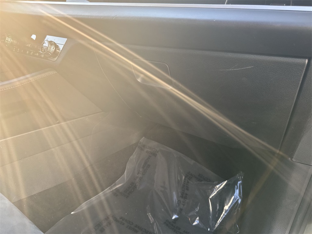 Vehicle image 35 of 36