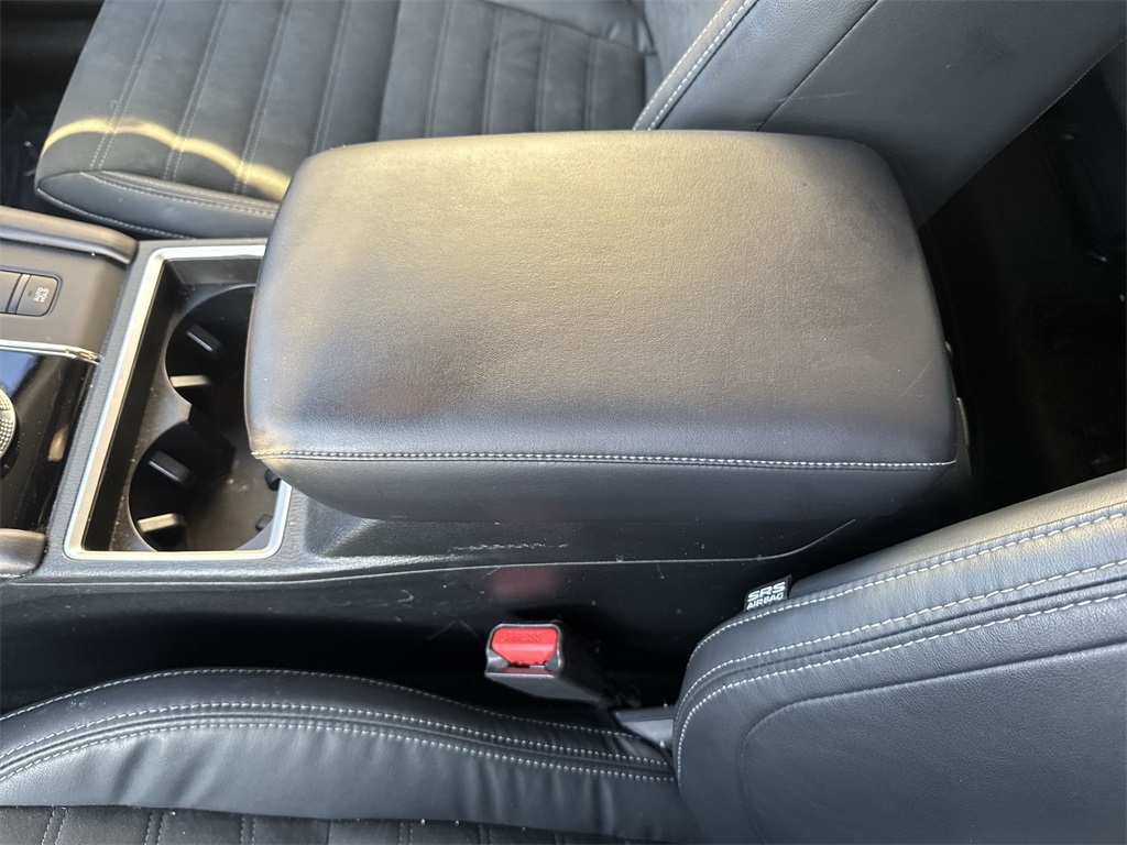 Vehicle image 23 of 36