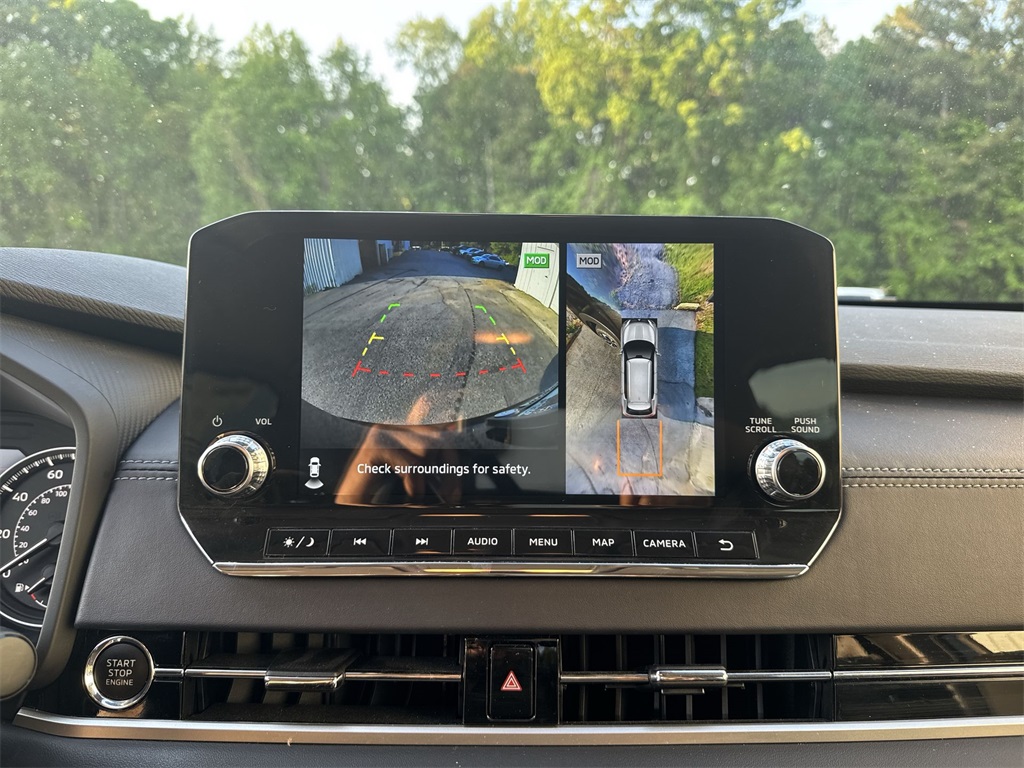 Vehicle image 27 of 36