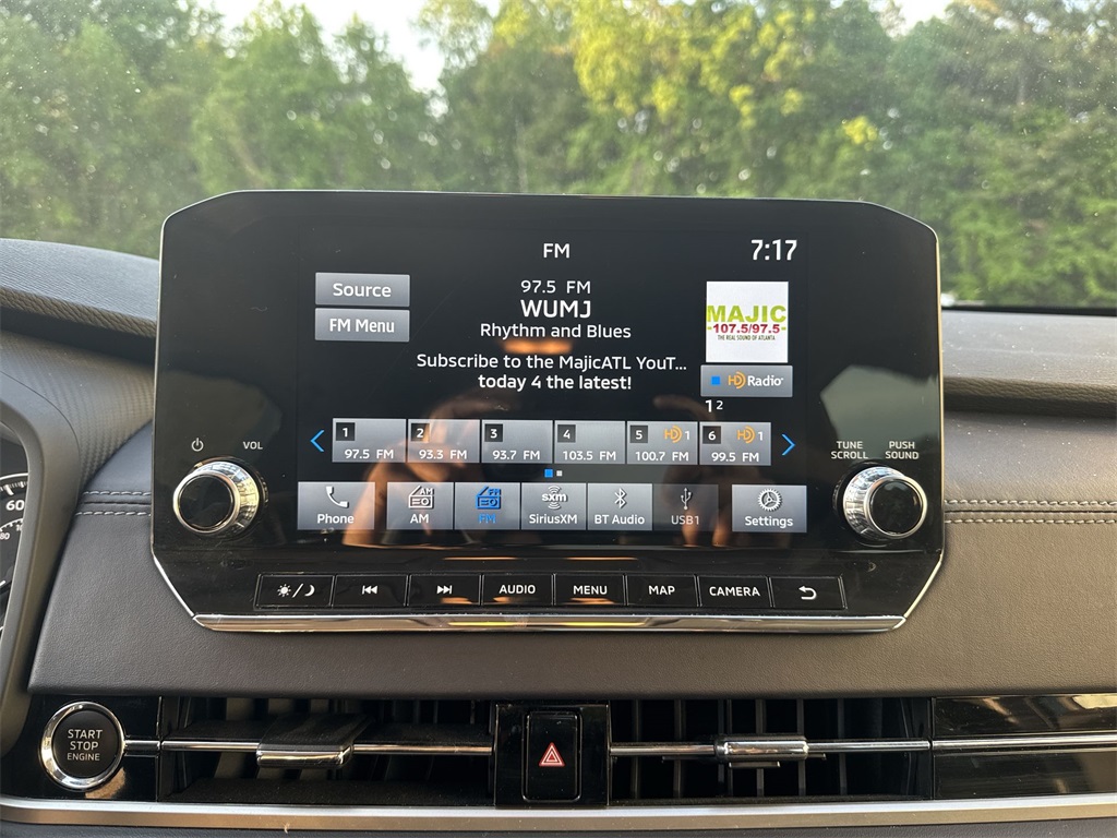 Vehicle image 25 of 36