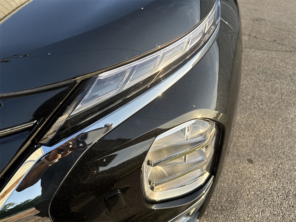 Vehicle image 10 of 36