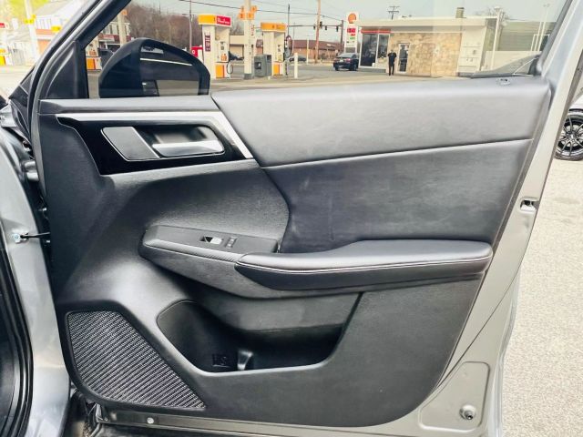 Vehicle image 19 of 19