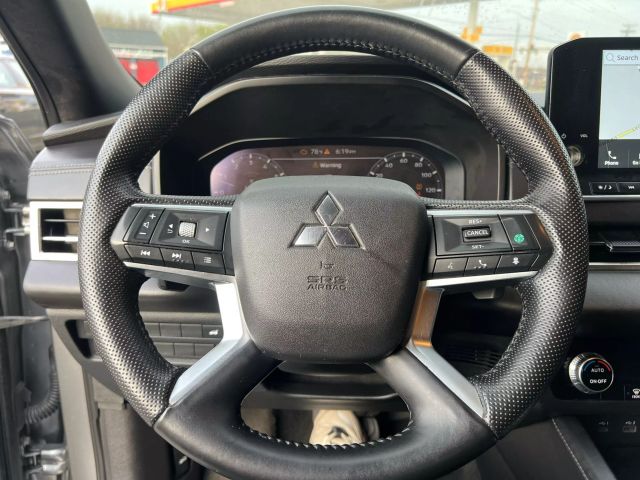 Vehicle image 11 of 19