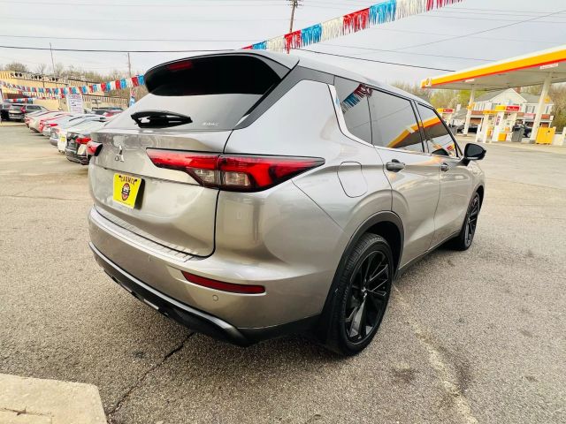Vehicle image 4 of 19