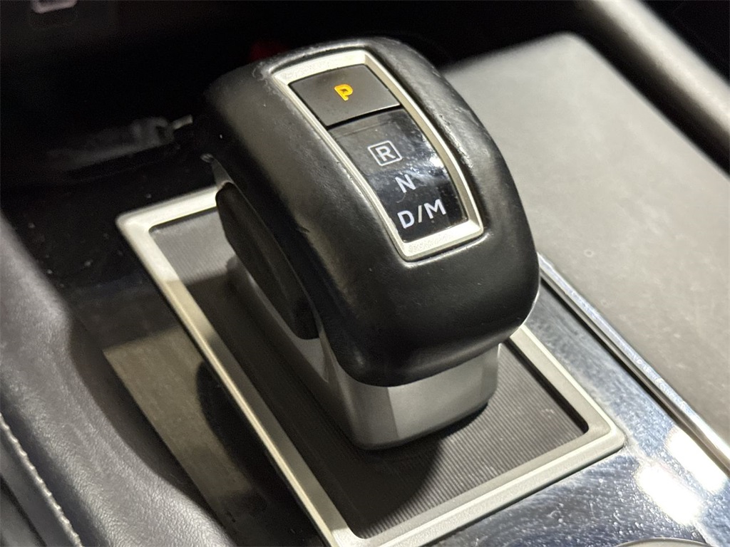 Vehicle image 22 of 28
