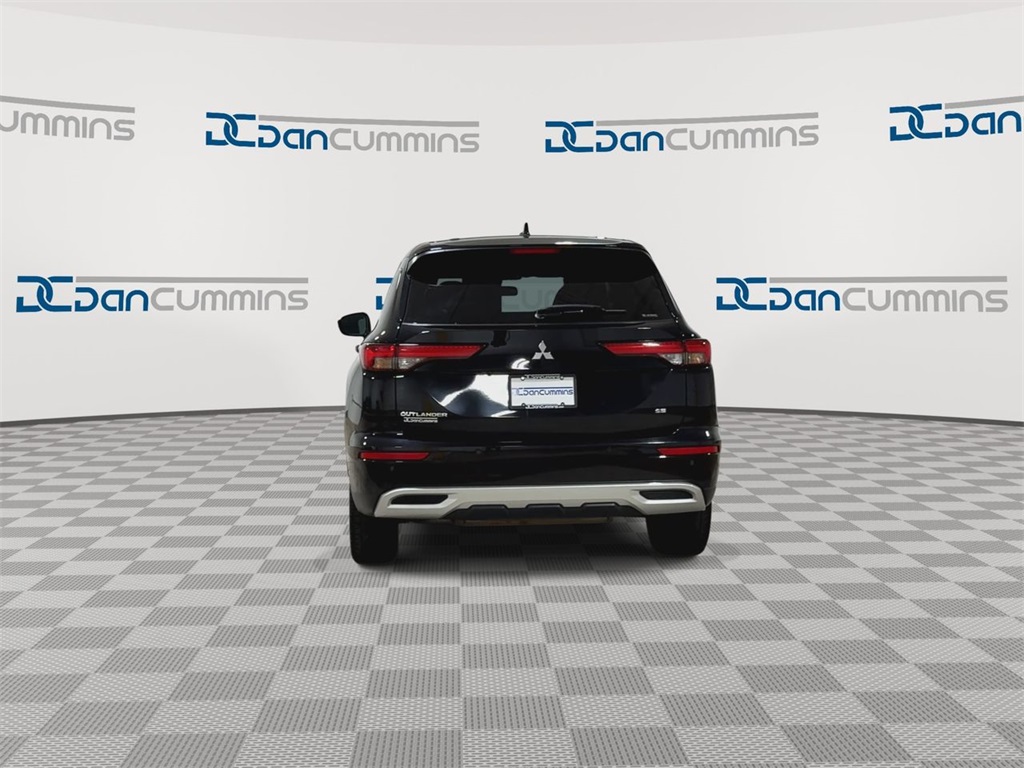 Vehicle image 7 of 28