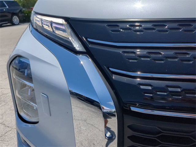 Vehicle image 32 of 34
