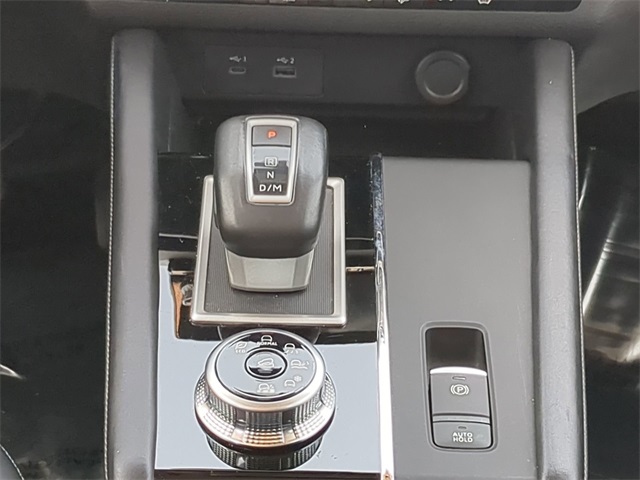 Vehicle image 28 of 34