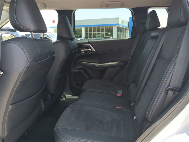 Vehicle image 13 of 34