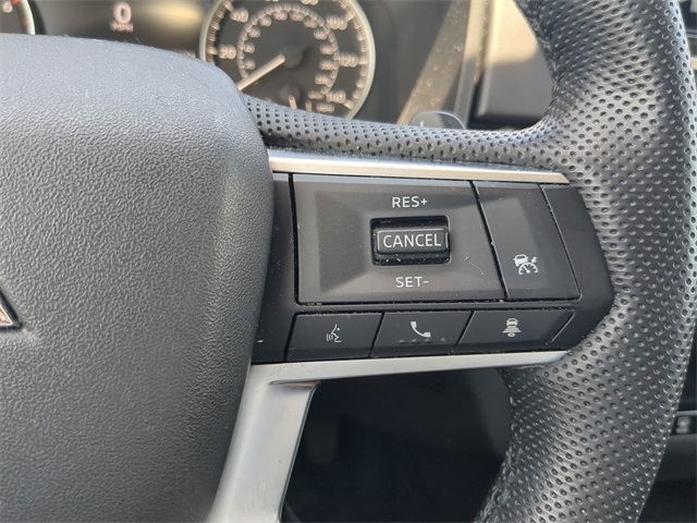 Vehicle image 22 of 34