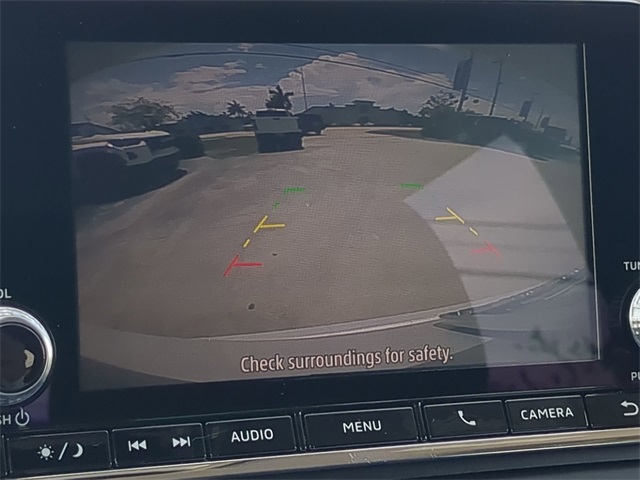 Vehicle image 18 of 34