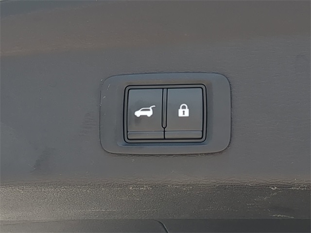 Vehicle image 29 of 34